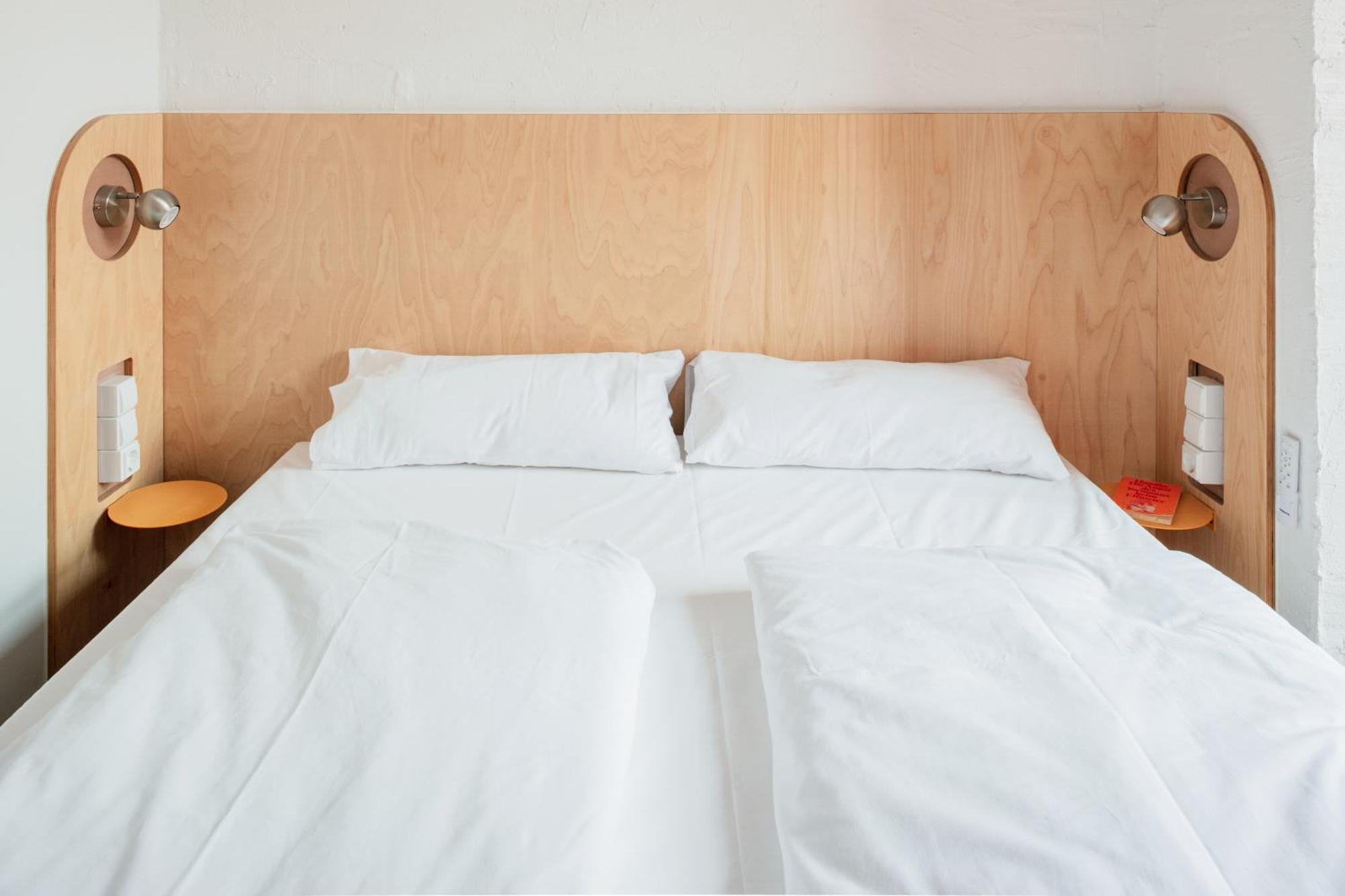 Flattering Aparthotel *